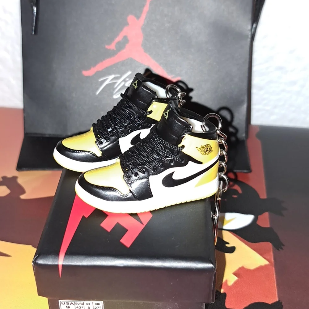 Keychain - Picture 2 of 4